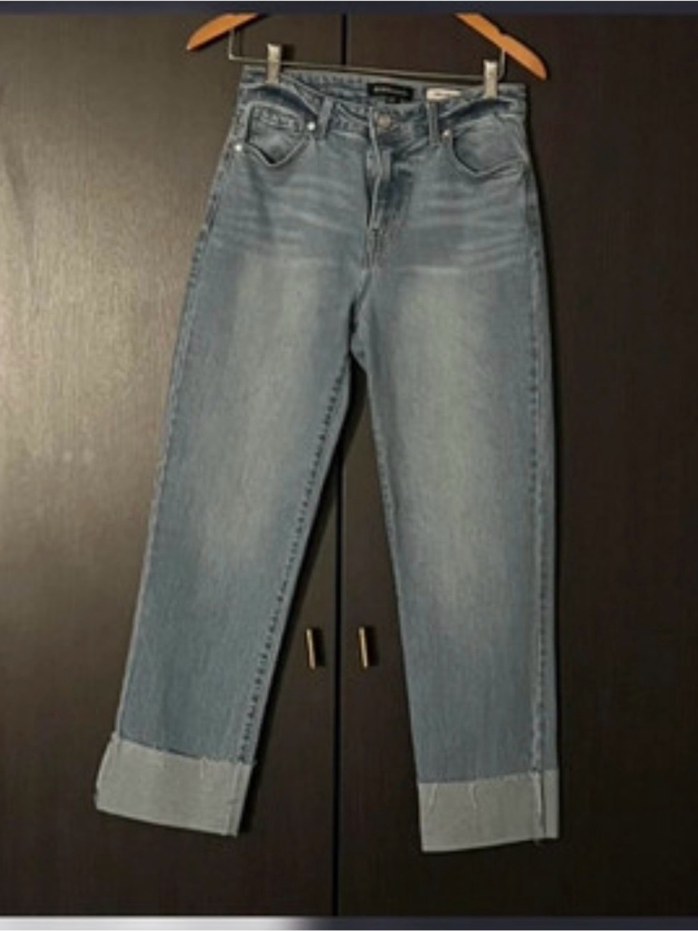 BCBG Generation Light Blue Women's Straight-Leg Cropped Jeans